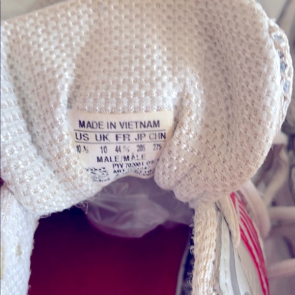 Adidas Tennis/Running Shoes - Picture 5 of 7